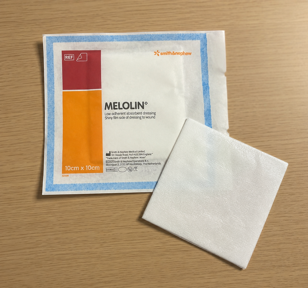 Melolin® 10 cm x 10 cm _ Curativo Absorvente de Baixa Aderência _ 1 unidade